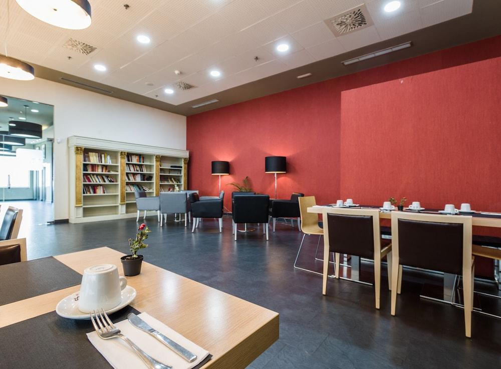 Hotel Sercotel Plaza Feria